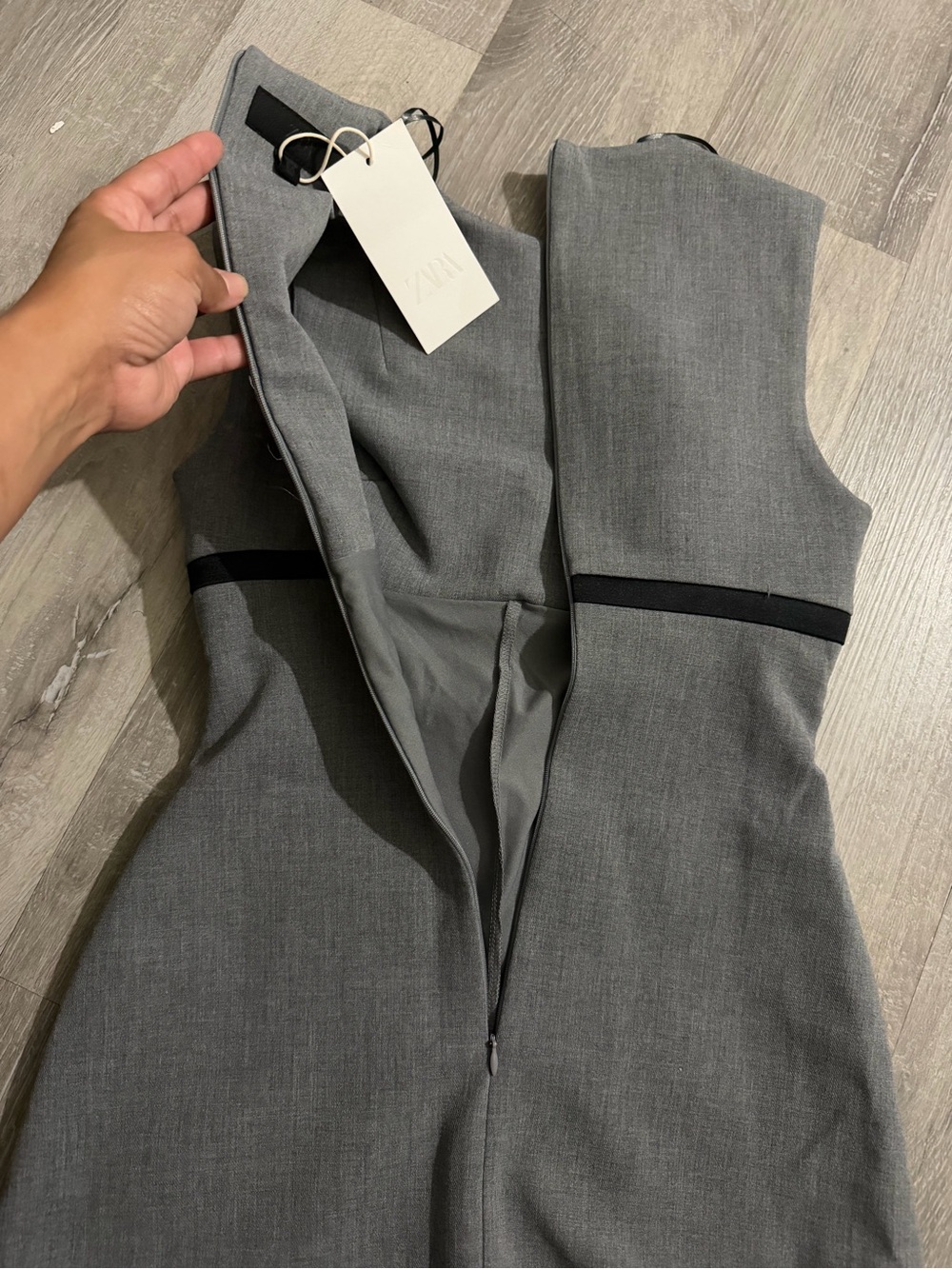 Zara Light Gray Sleeveless Mini Dress with Black Waist Tie - Picture 8 of 9